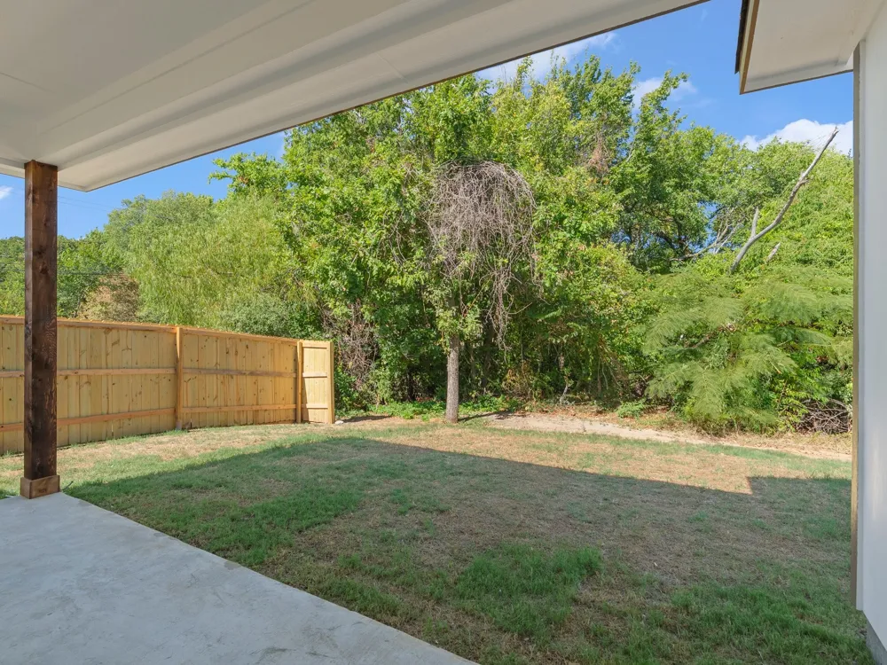 101 Oak Street Ector, TX 75439