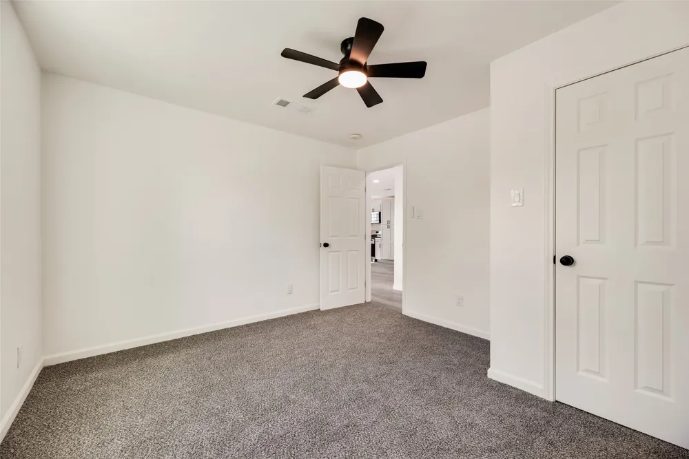 2820 Vinnie Street Greenville, TX 75401