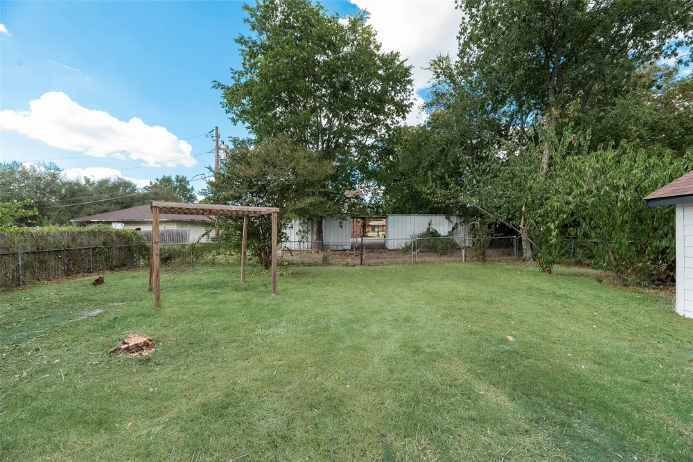 2820 Vinnie Street Greenville, TX 75401