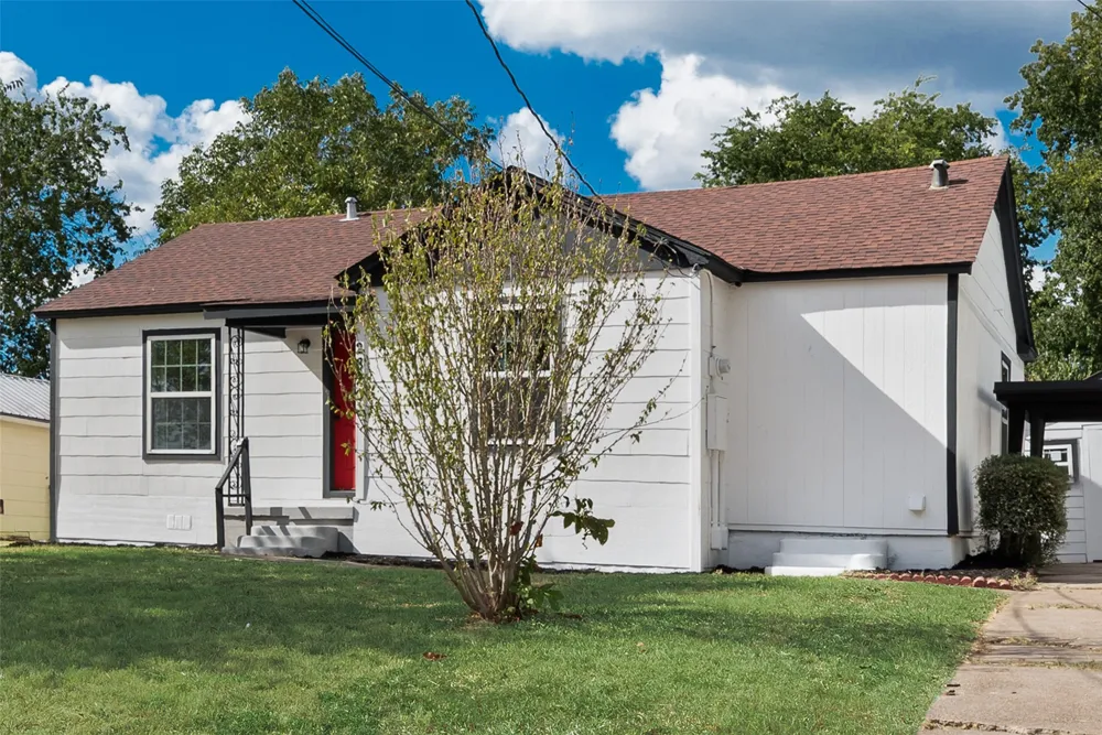 2820 Vinnie Street Greenville, TX 75401