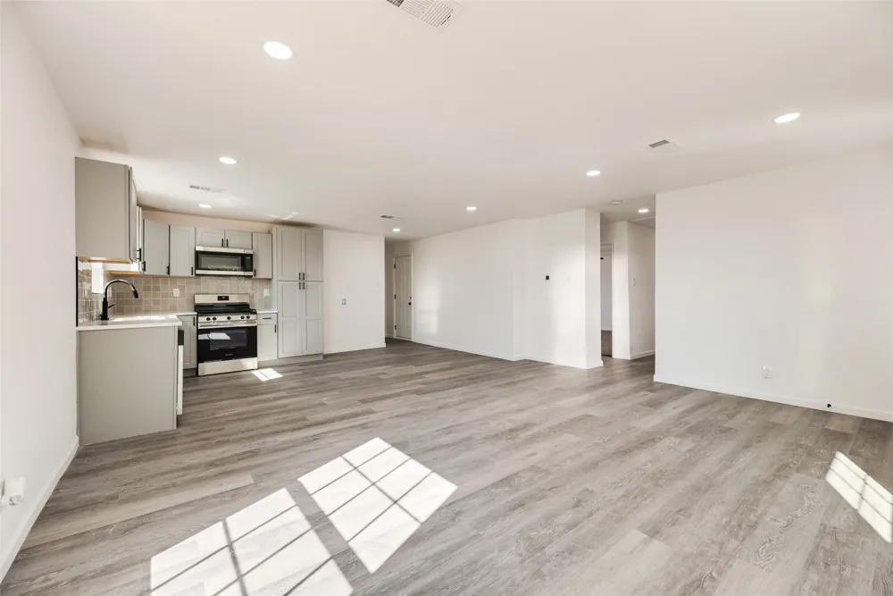 2820 Vinnie Street Greenville, TX 75401