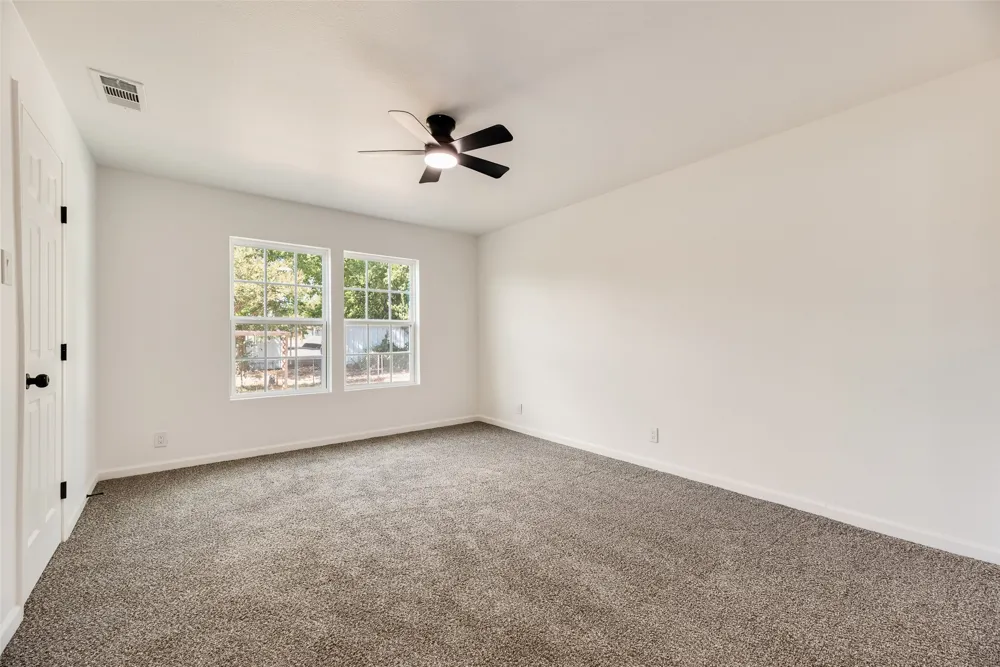 2820 Vinnie Street Greenville, TX 75401