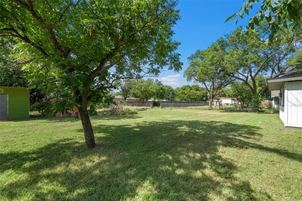 733 W 5th Street McGregor, TX 76657