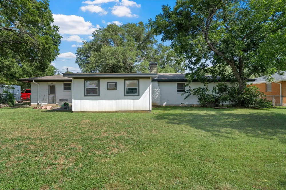 733 W 5th Street McGregor, TX 76657