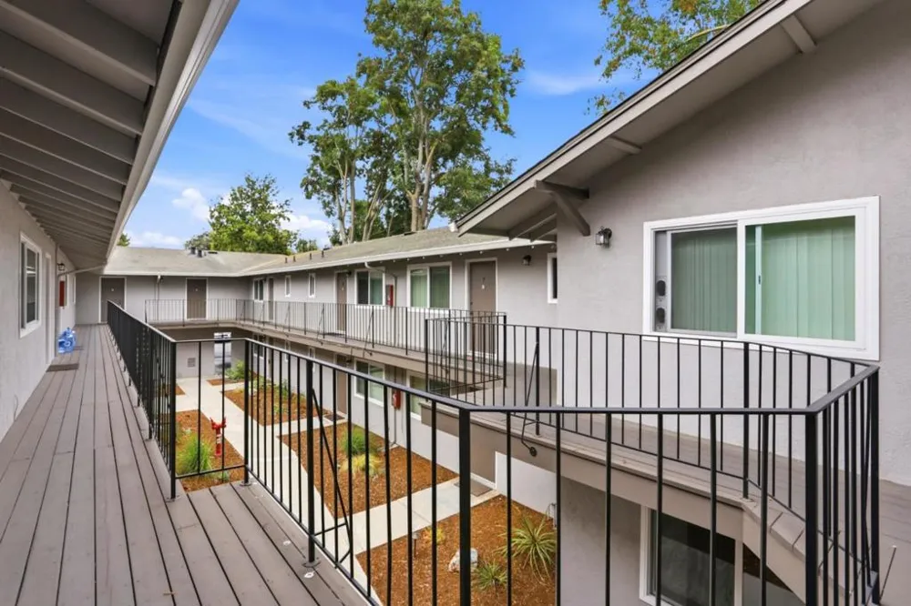 239 Easy Street Mountain View, CA 94043