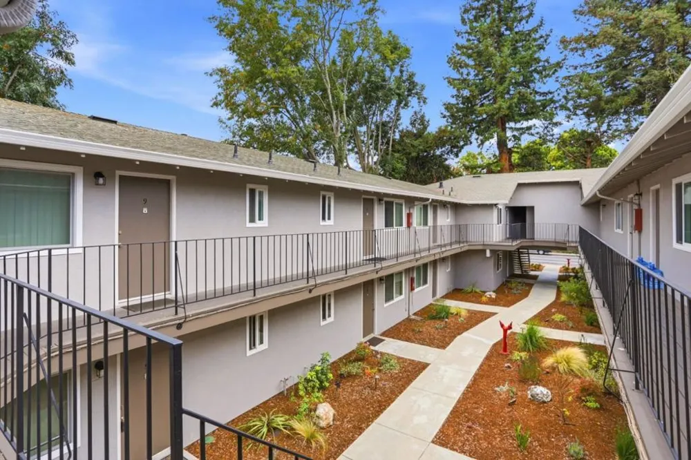 239 Easy Street Mountain View, CA 94043