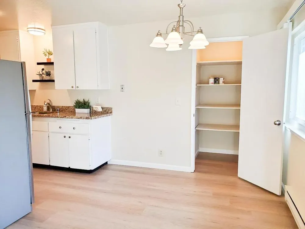 239 Easy Street Mountain View, CA 94043