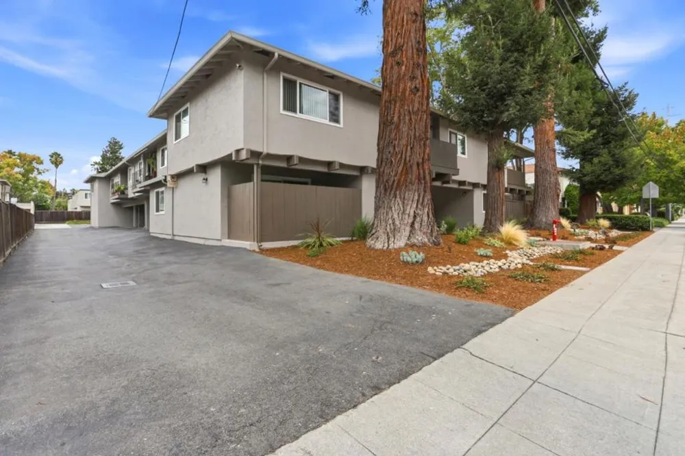 239 Easy Street Mountain View, CA 94043