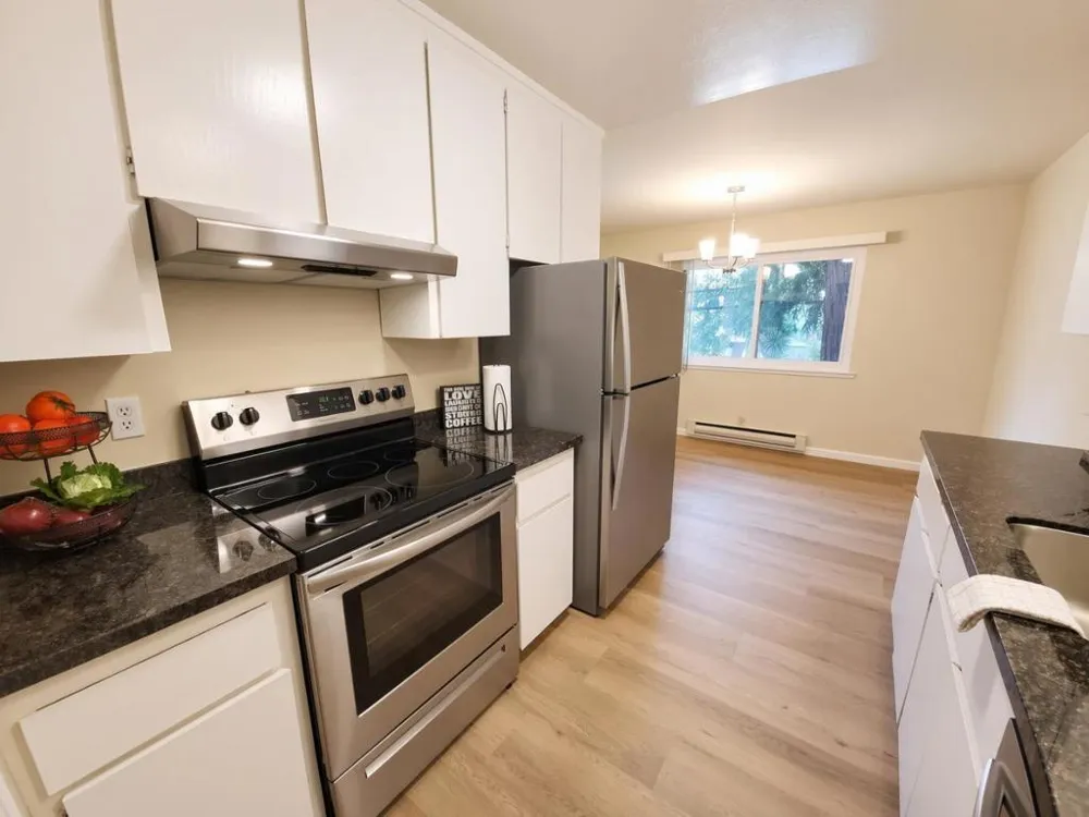 239 Easy Street Mountain View, CA 94043