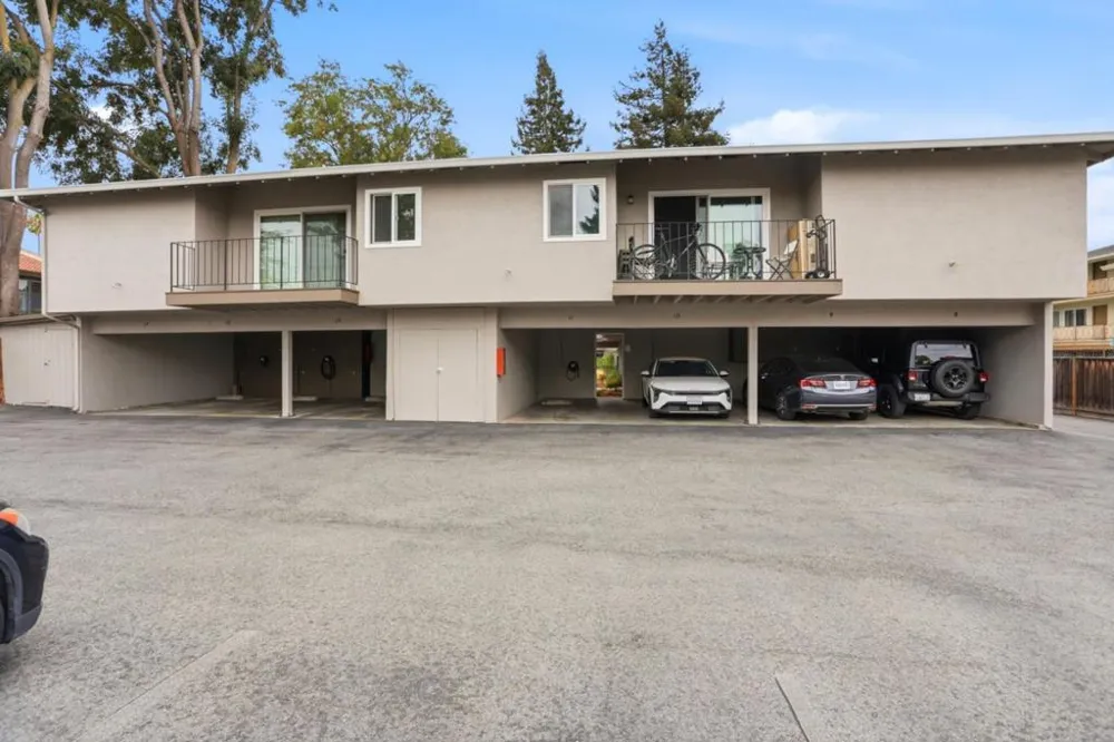 239 Easy Street Mountain View, CA 94043