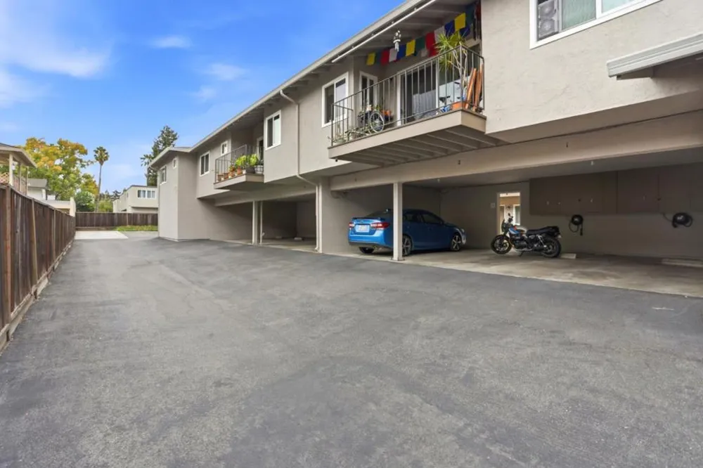 239 Easy Street Mountain View, CA 94043