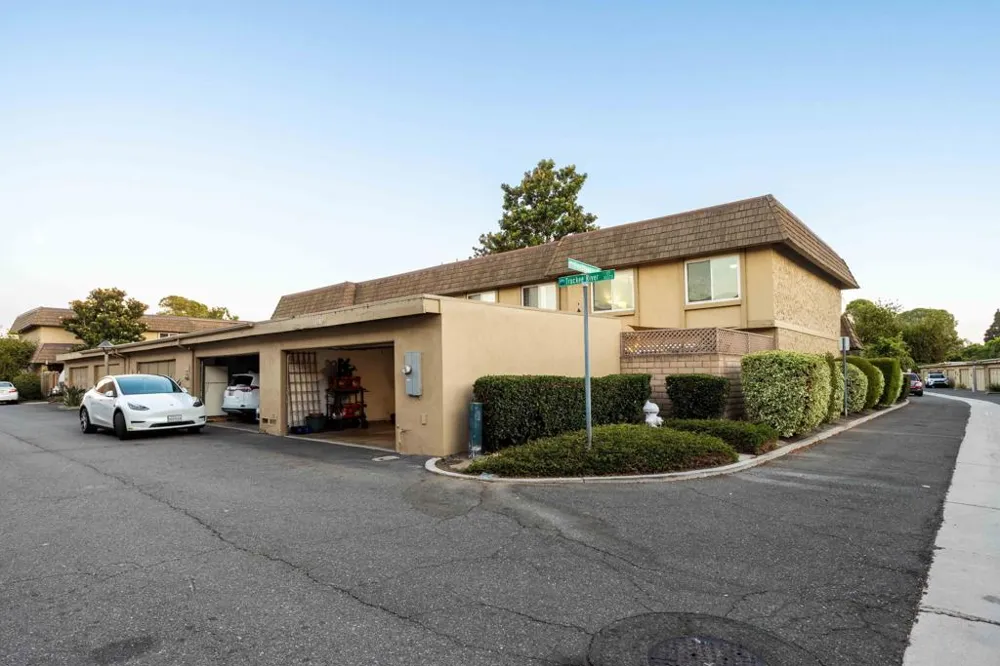 10382 Truckee River Court Fountain Valley, CA 92708