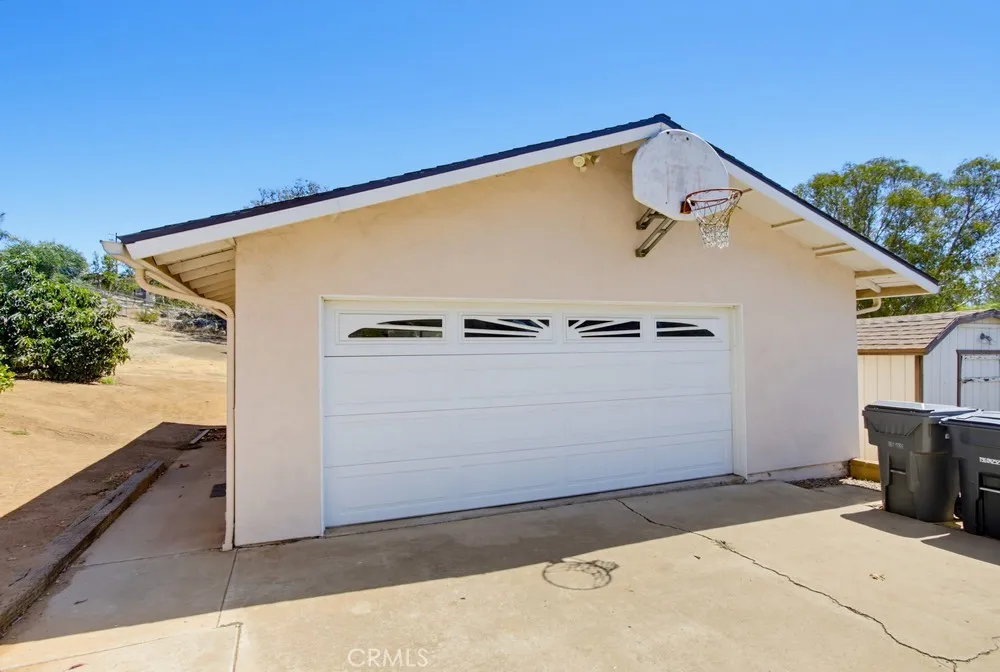 1691 Roble Grande Road Alpine, CA 91901