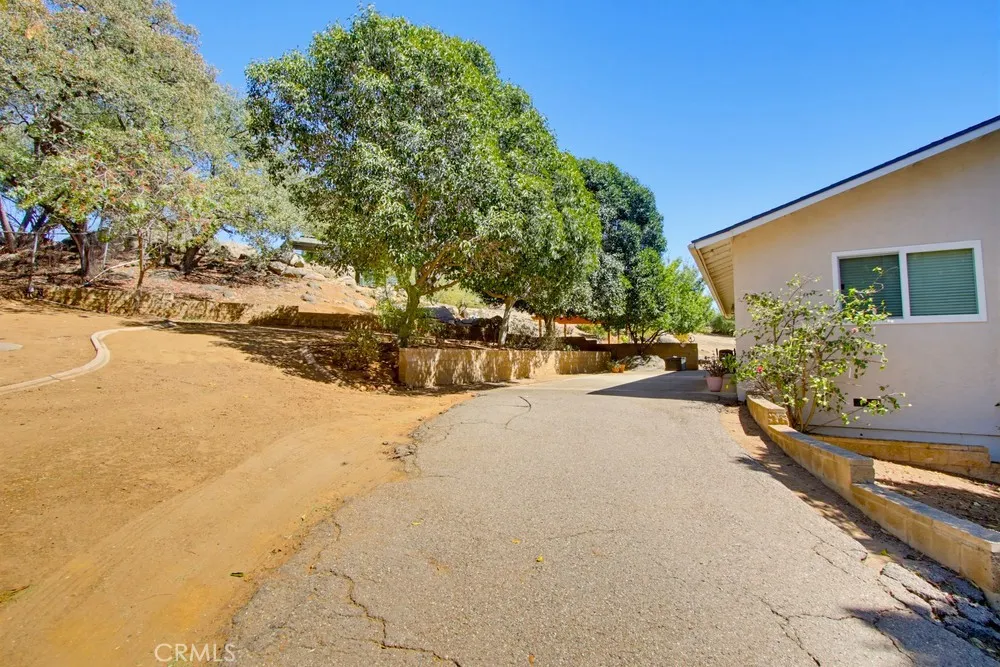 1691 Roble Grande Road Alpine, CA 91901