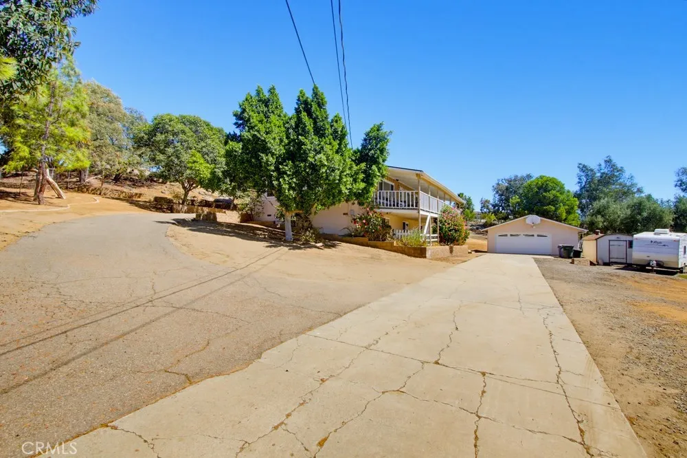 1691 Roble Grande Road Alpine, CA 91901