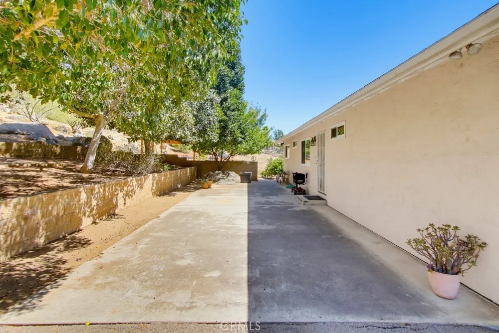1691 Roble Grande Road Alpine, CA 91901