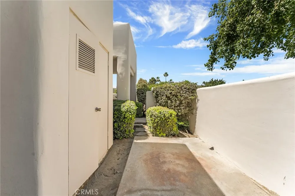 67451 Toltec Court Cathedral City, CA 92234