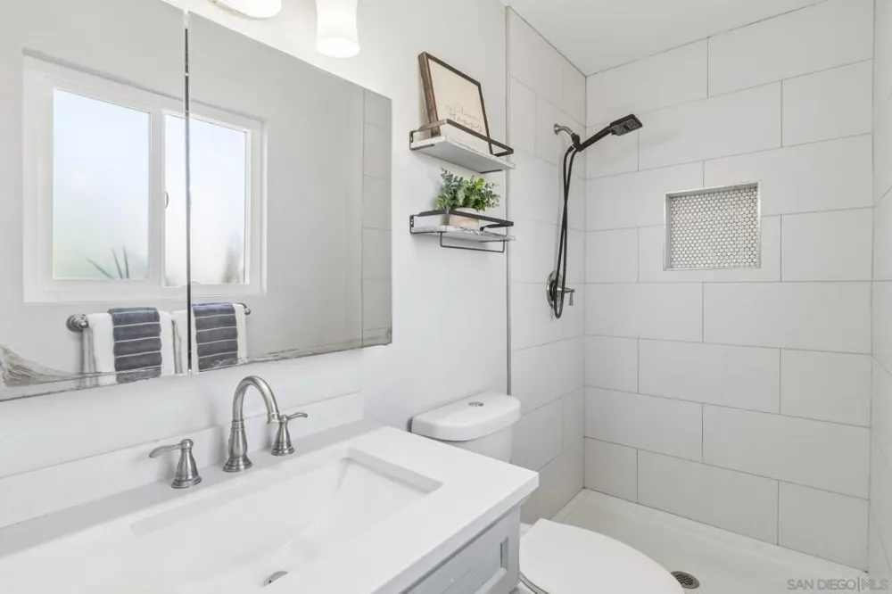 4119 Thomas St Oceanside, CA 92056