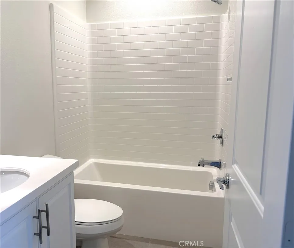 2516 S S Escondido Blvd #106 Escondido, CA 92025