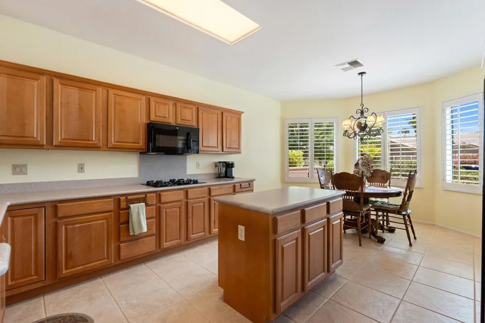 78528 Sunrise Canyon Avenue Palm Desert, CA 92211