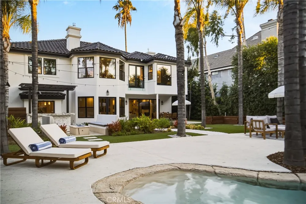 17437 Oak Creek Court Encino, CA 91316