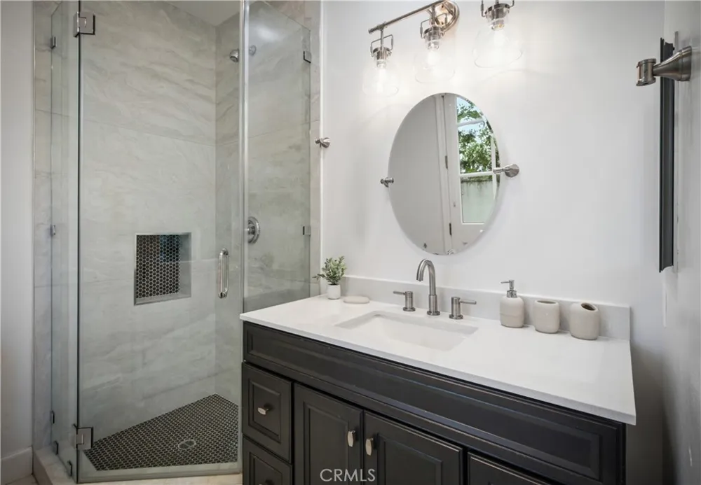 17437 Oak Creek Court Encino, CA 91316