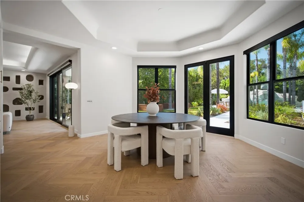 17437 Oak Creek Court Encino, CA 91316