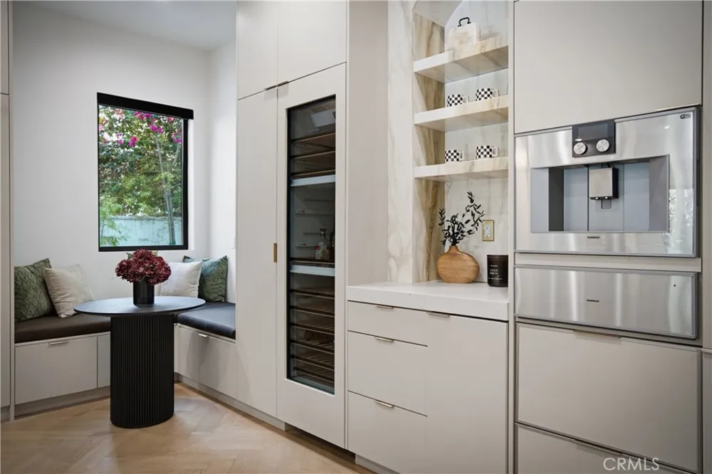 17437 Oak Creek Court Encino, CA 91316