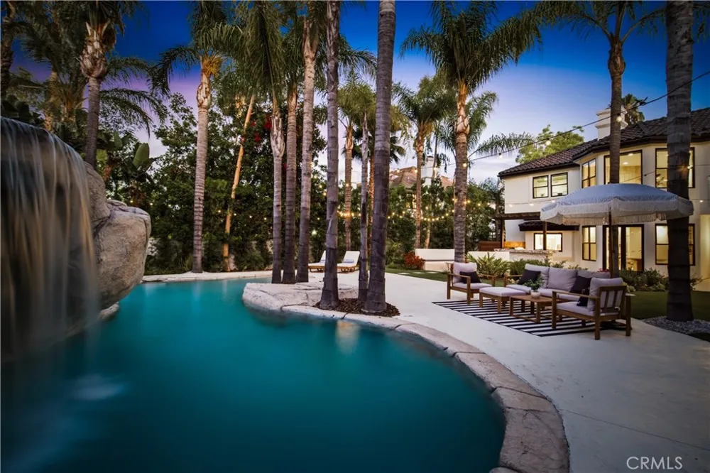 17437 Oak Creek Court Encino, CA 91316