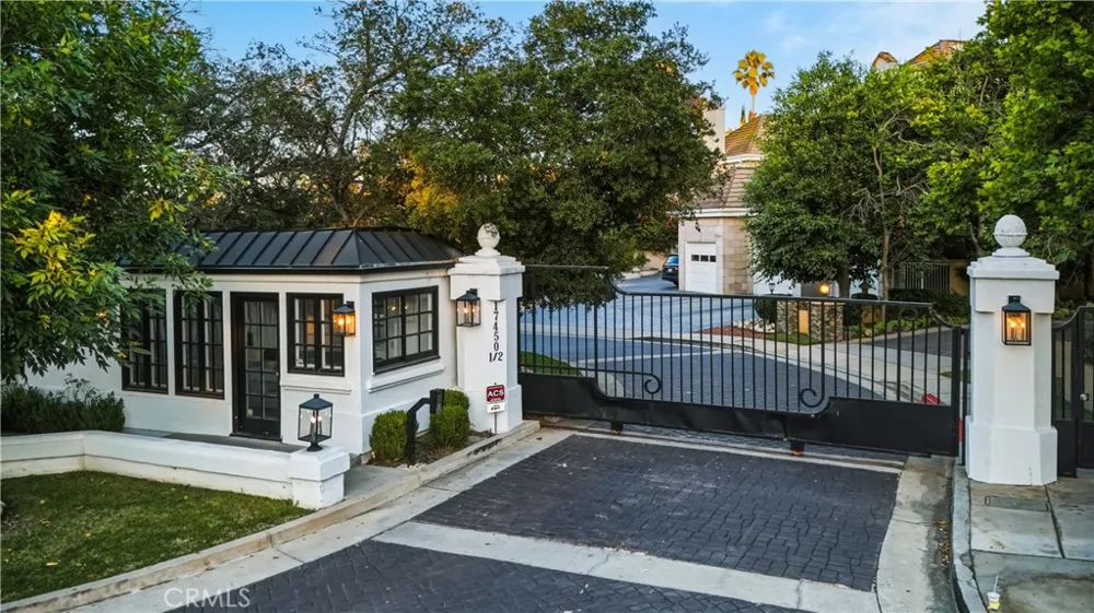 17437 Oak Creek Court Encino, CA 91316