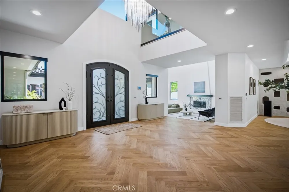 17437 Oak Creek Court Encino, CA 91316