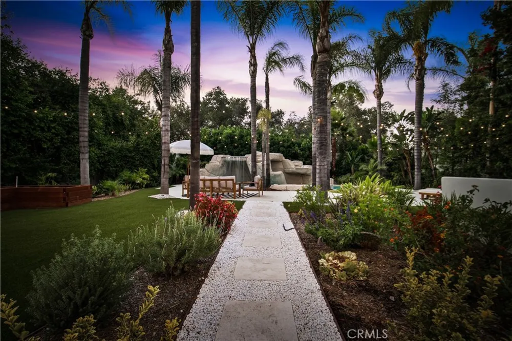 17437 Oak Creek Court Encino, CA 91316