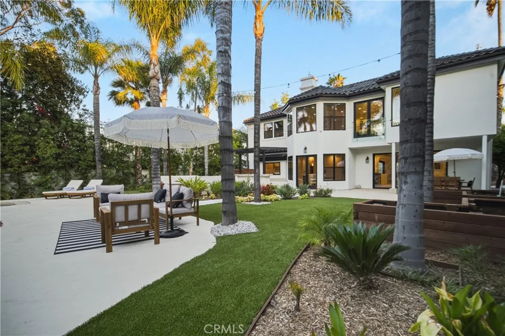 17437 Oak Creek Court Encino, CA 91316