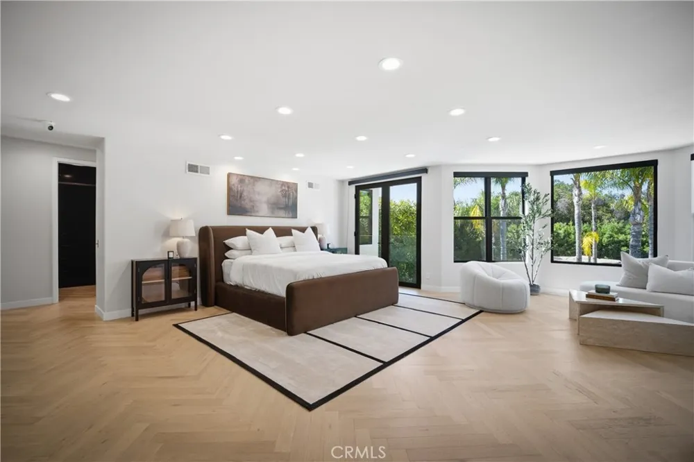 17437 Oak Creek Court Encino, CA 91316