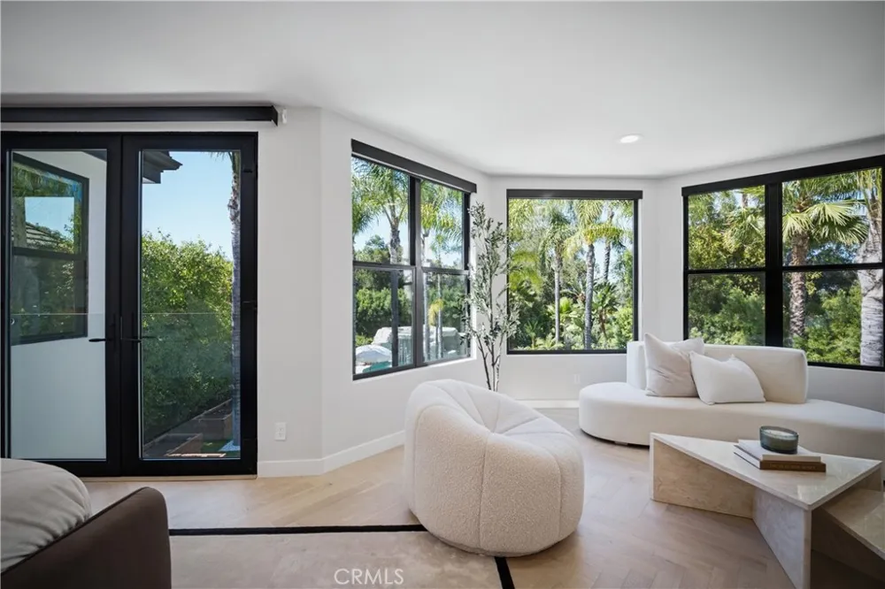 17437 Oak Creek Court Encino, CA 91316