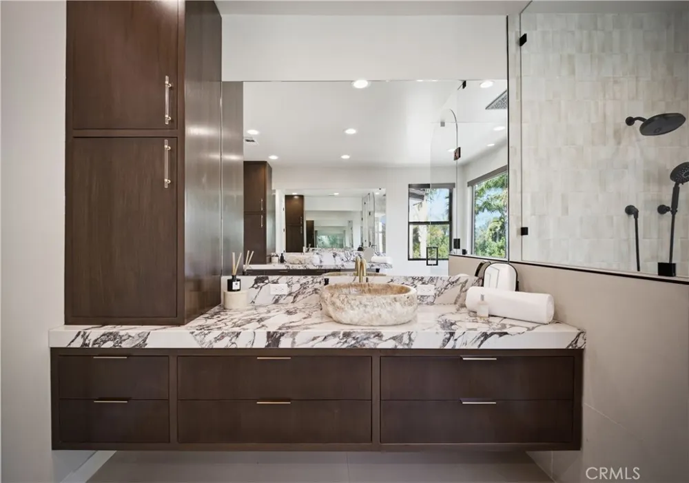 17437 Oak Creek Court Encino, CA 91316