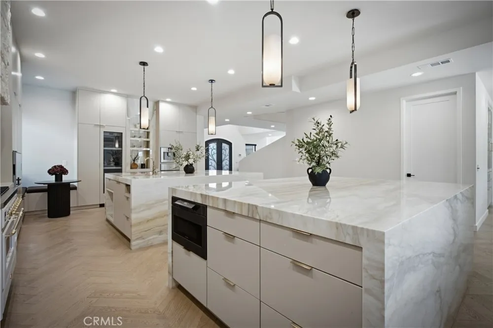 17437 Oak Creek Court Encino, CA 91316