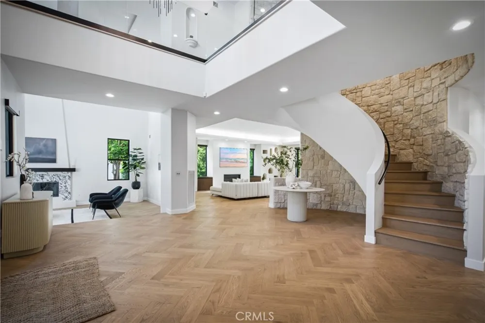 17437 Oak Creek Court Encino, CA 91316