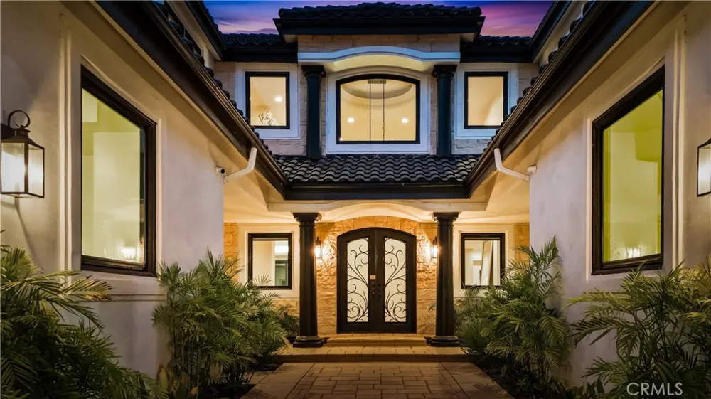 17437 Oak Creek Court Encino, CA 91316