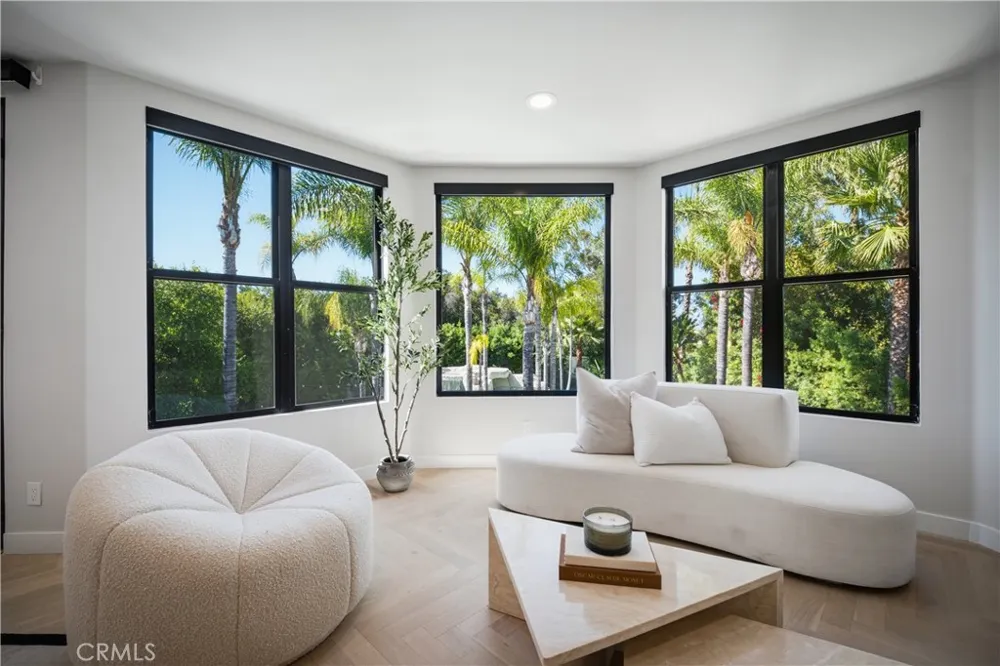17437 Oak Creek Court Encino, CA 91316