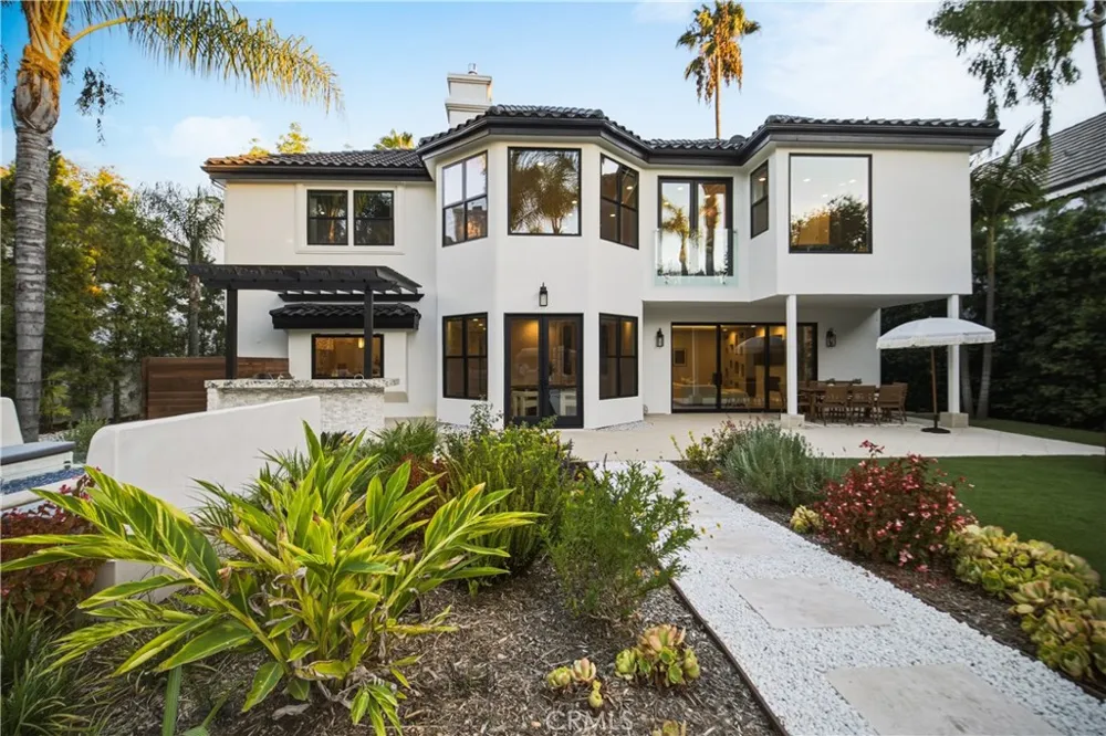 17437 Oak Creek Court Encino, CA 91316