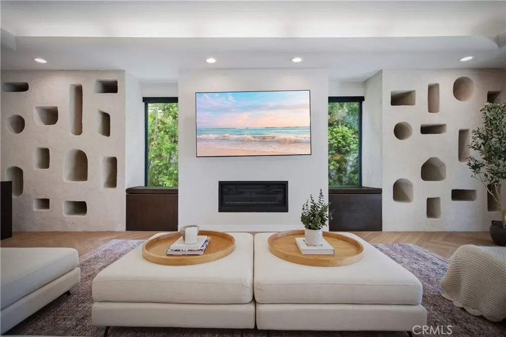 17437 Oak Creek Court Encino, CA 91316