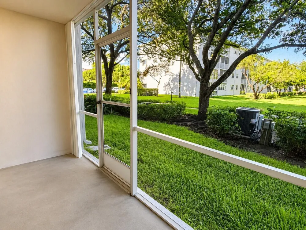 1400 SW 124TH TERRACE #105Q Pembroke Pines, FL 33027