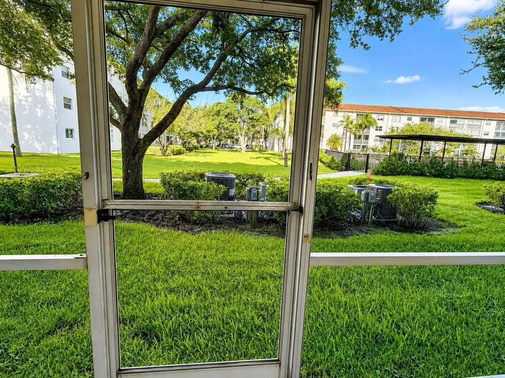 1400 SW 124TH TERRACE #105Q Pembroke Pines, FL 33027
