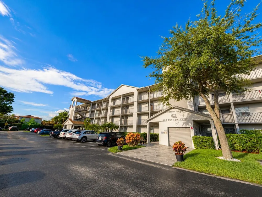 1400 SW 124TH TERRACE #105Q Pembroke Pines, FL 33027