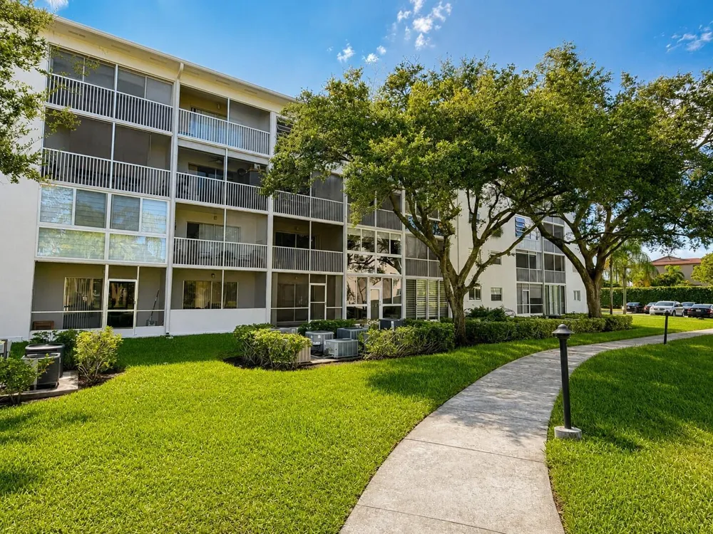 1400 SW 124TH TERRACE #105Q Pembroke Pines, FL 33027