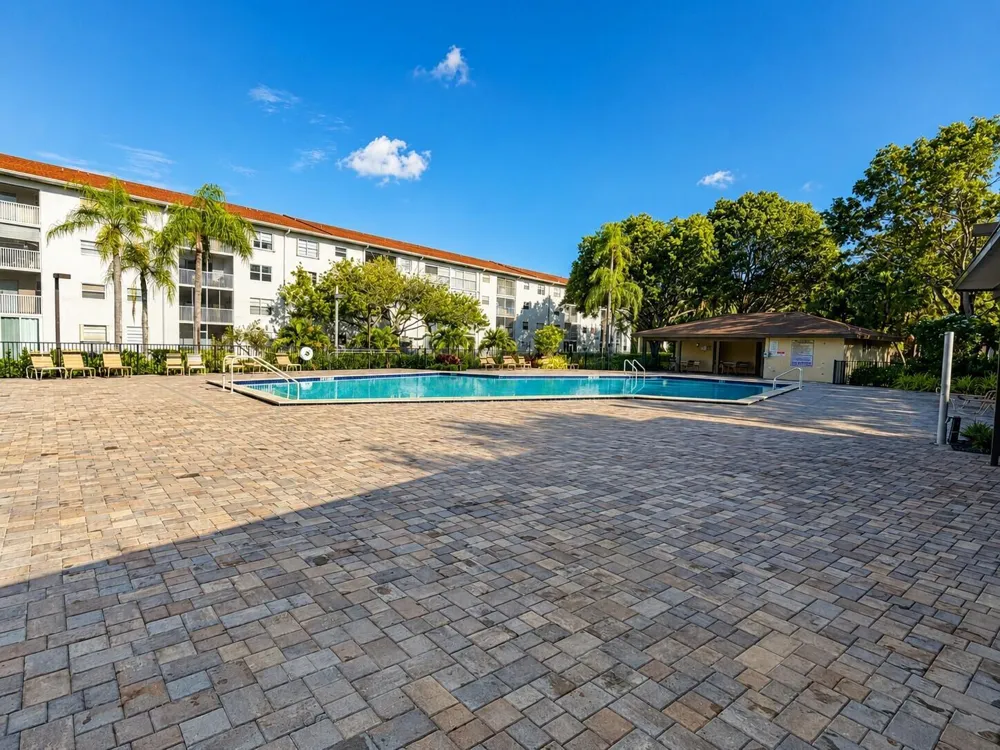 1400 SW 124TH TERRACE #105Q Pembroke Pines, FL 33027
