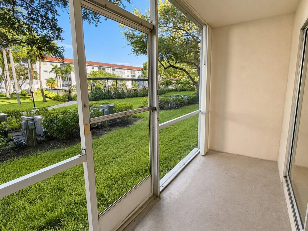1400 SW 124TH TERRACE #105Q Pembroke Pines, FL 33027