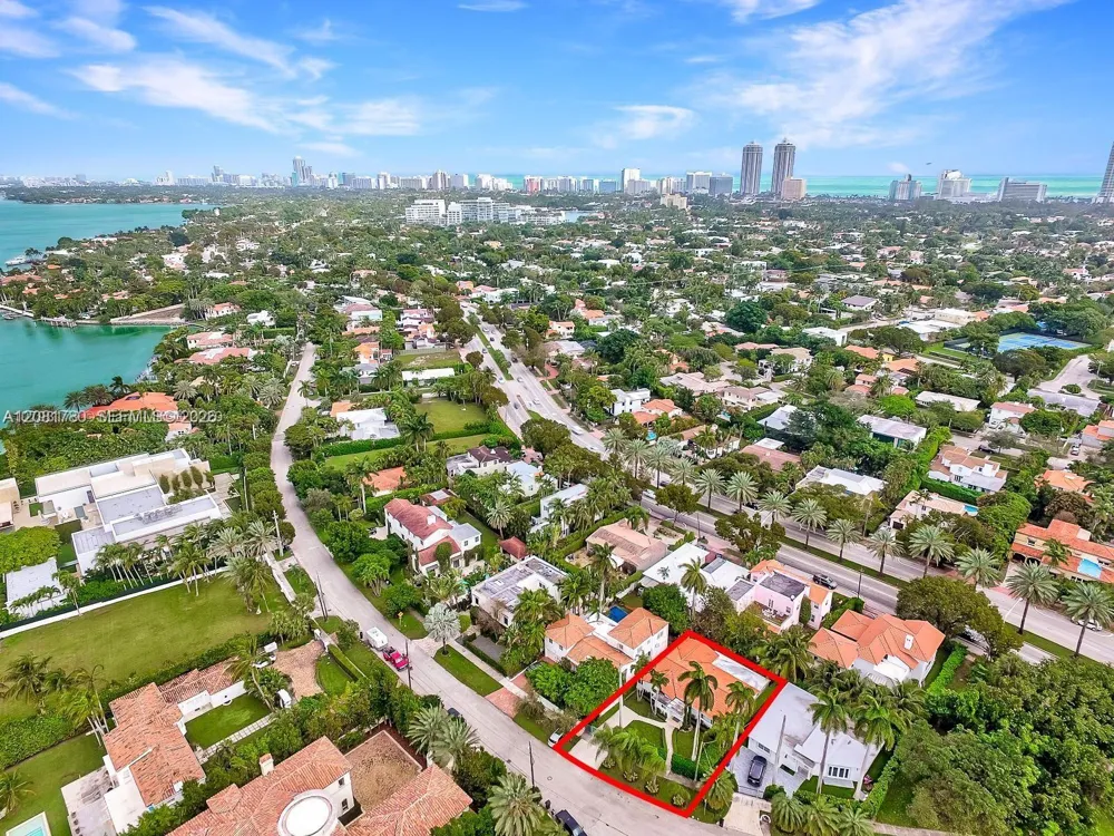 4323 Bay Rd Miami Beach, FL 33140