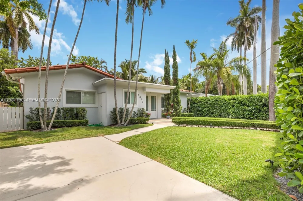 4323 Bay Rd Miami Beach, FL 33140